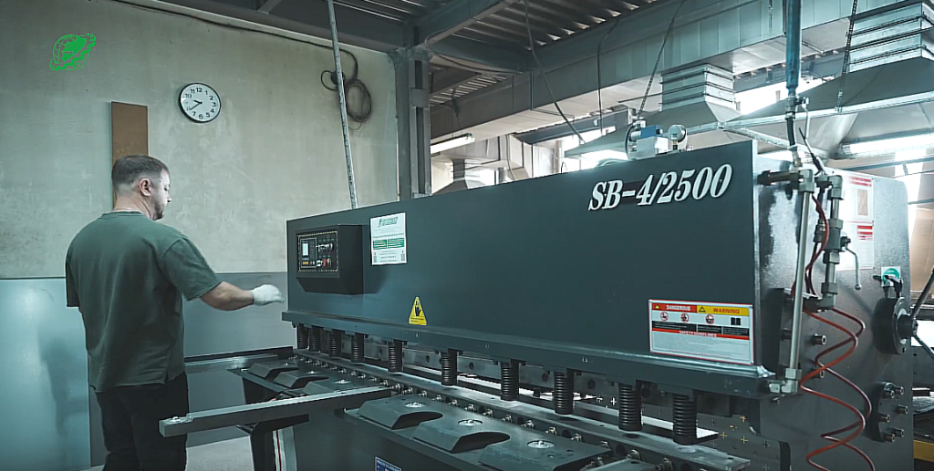 Станина гильотинных ножниц SB 42500 Станина гильотинных ножниц SB 42500.png