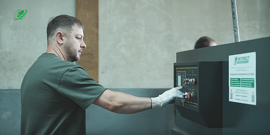 Панель управления станком. Панель управления станком.png