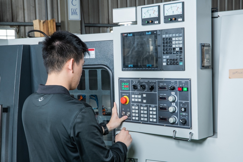 EGM CNC controller 1.jpg EGM CNC controller 1.jpg