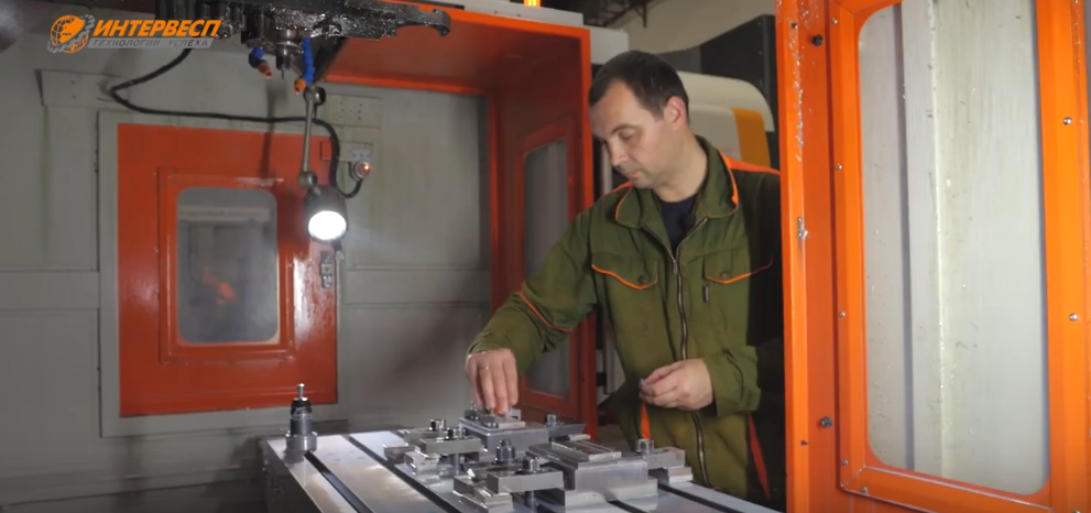 Установка деталей в Sunmill JHV-800